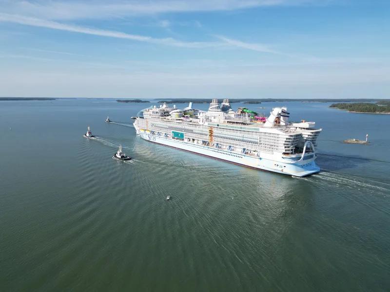 First photos: Icon of the Seas during sea trials